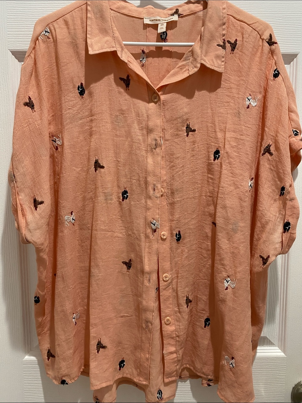 Vintage Threads Peach Button-Front Shirt with Chicken Embroidery 🧵 🐓